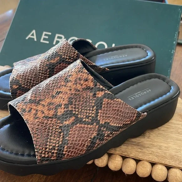 Aerosoles Women's Wanza Wedge Sandal brown black snake print size 6.5 - Picture 2 of 16